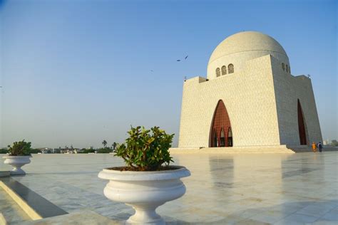  Quit Your Whining And Visit Quaid-e-Azam Mazar For A Majestic Historical Journey!